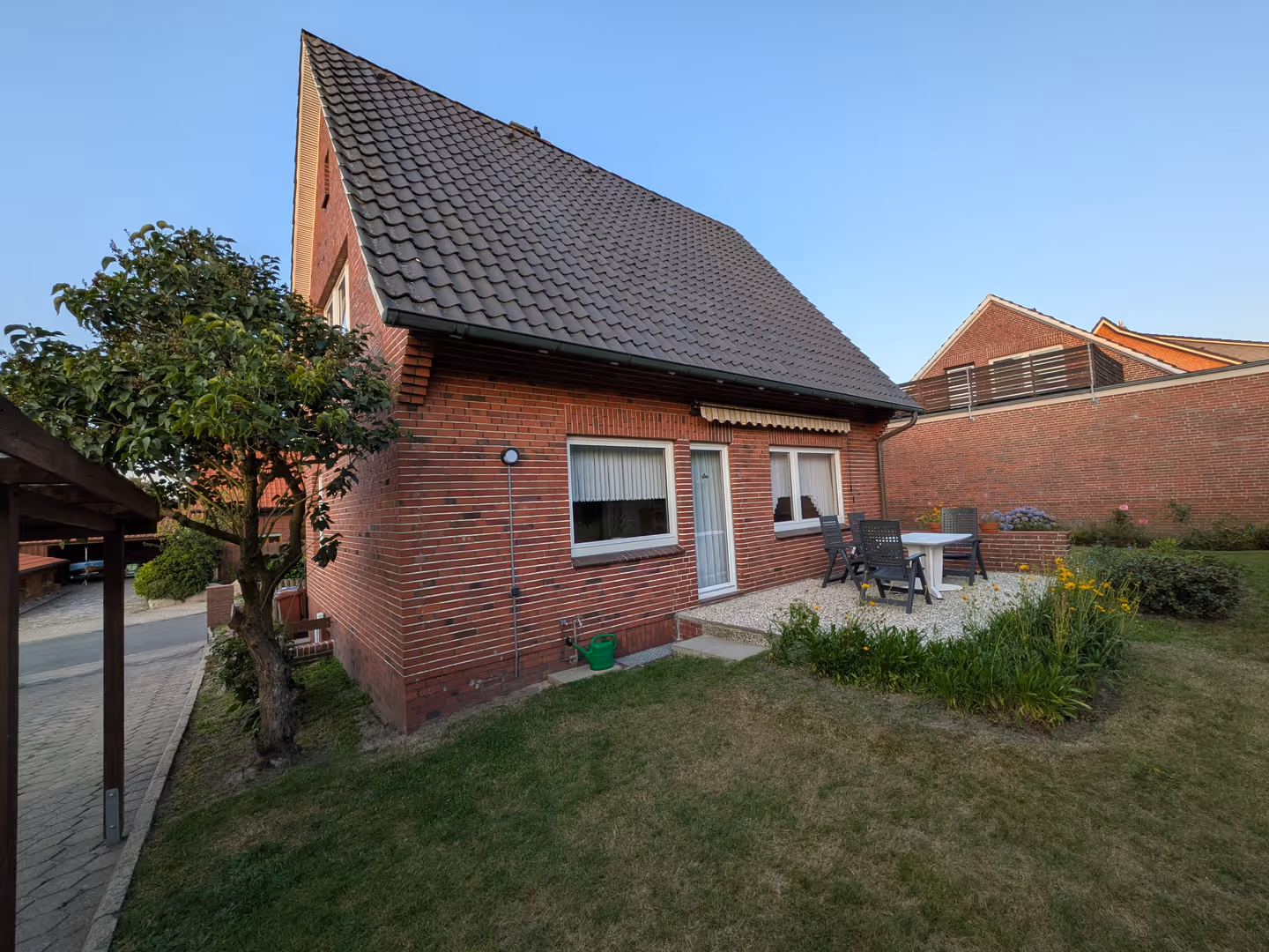 Haus-Ansicht - West